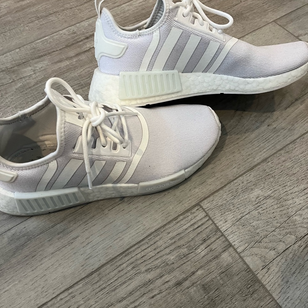 Ladies Adidas Originaks NMD_R1